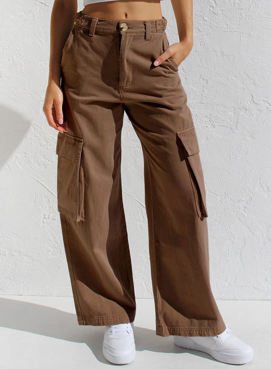 Women's cargo pants with practical side pockets and a casual cut Lisslune