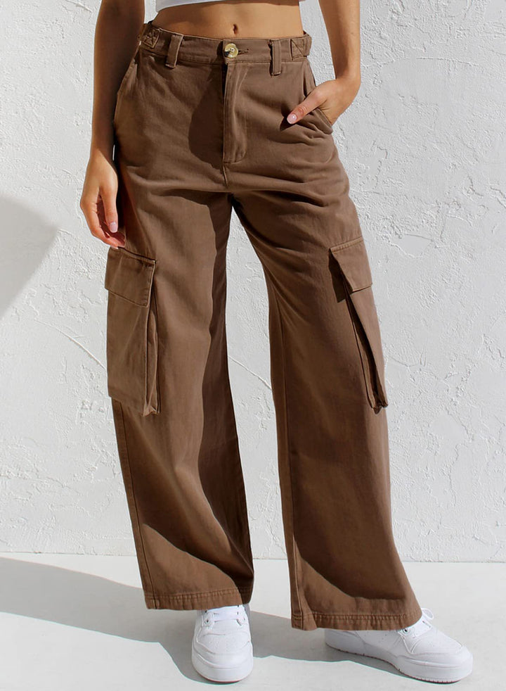 Women's cargo pants with practical side pockets and a casual cut Lisslune