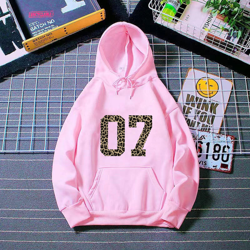 Women's Hoodie with Modern Animal Print Lisslune