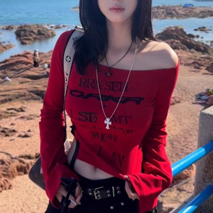 Women's fitted off-shoulder top with long sleeves and trendy lettering Lisslune
