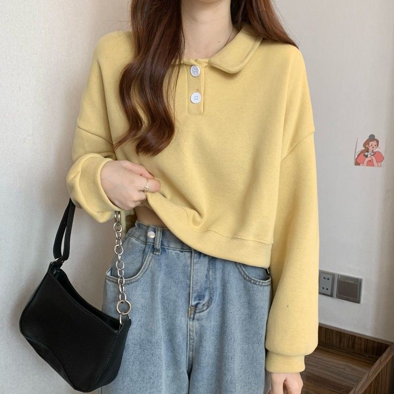 Women's short sleeve sweatshirt with fashionable collar and decorative buttons