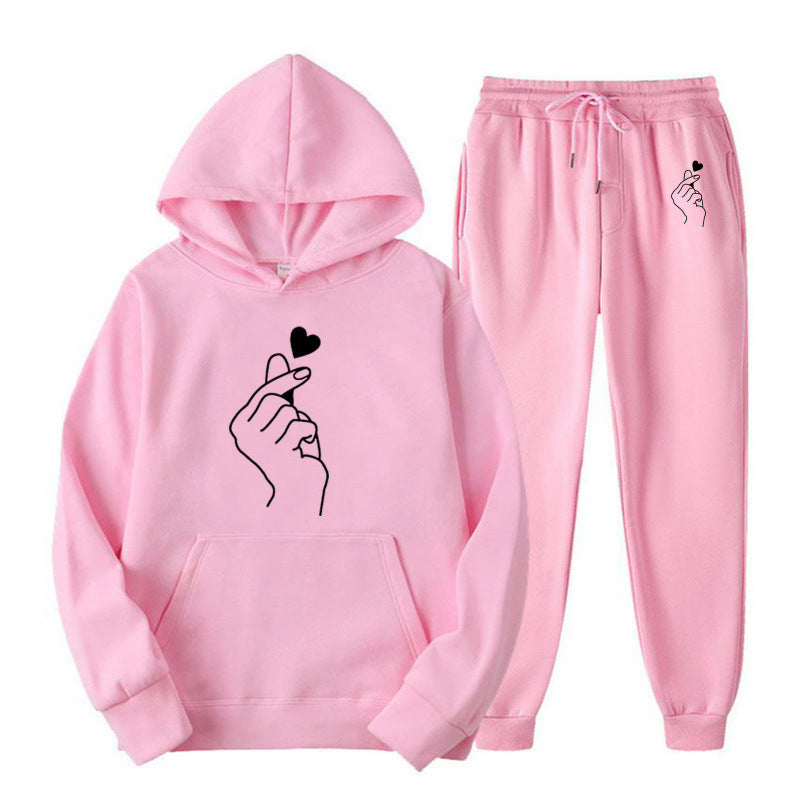 Women's tracksuit with creative heart motif and comfortable fit Lisslune