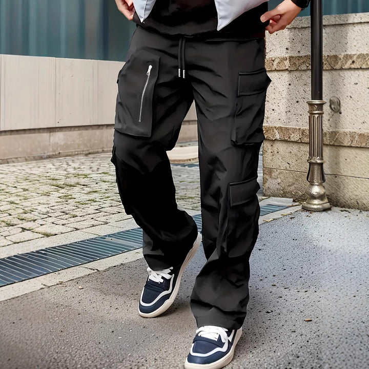 Men's cargo pants with multifunctional pockets and modern cut Lisslune