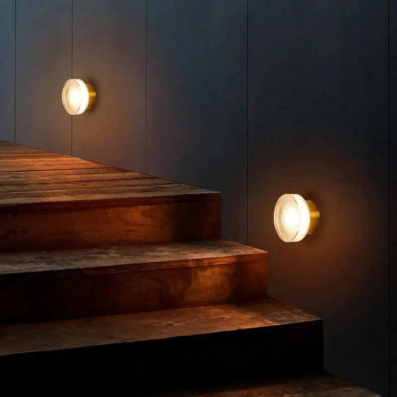 Lisslune | Valyona – Modern Metal Wall Lamp | Black & Gold Cone Design | Warm LED Lighting