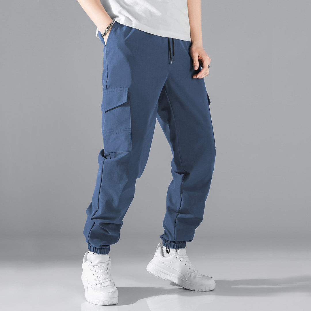 Men's cargo joggers with practical side pockets and elastic waistband Lisslune