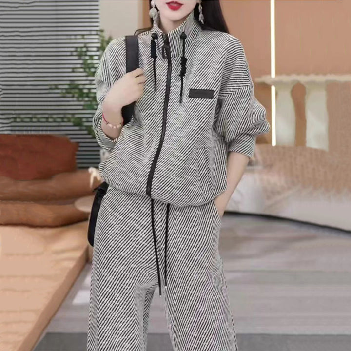 Women's cozy leisure set with practical zipper and high collar Lisslune