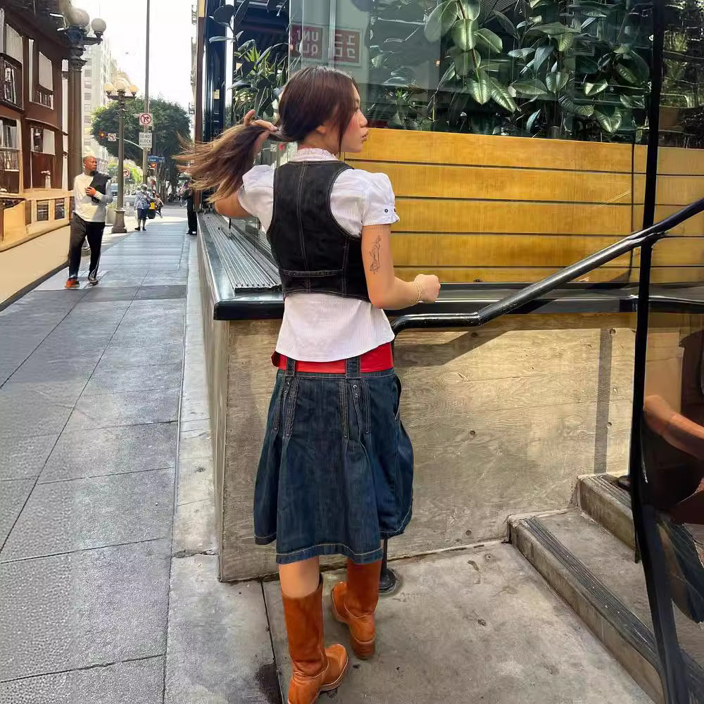 Women's denim vest with fine button details and practical pockets Lisslune