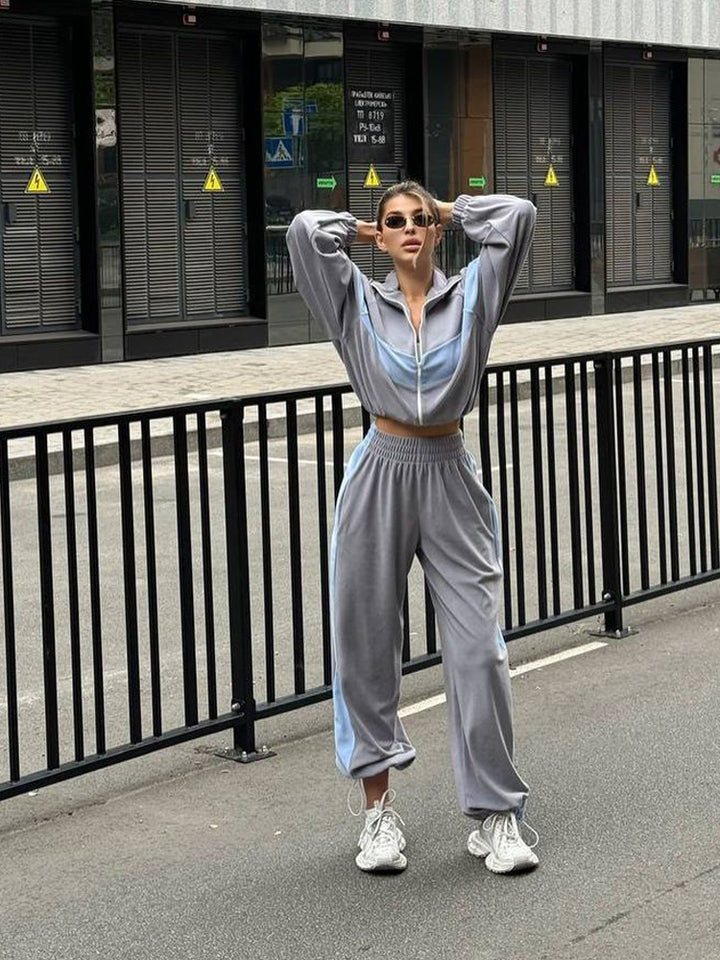 Women's sporty fleece tracksuit with stand-up collar and side stripes Lisslune