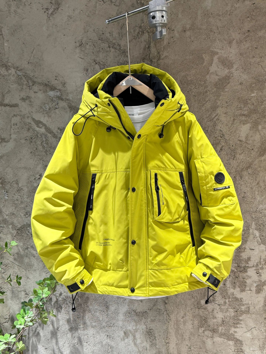 Men's Insulated Outdoor Jacket with Multifunctional Hood Lisslune