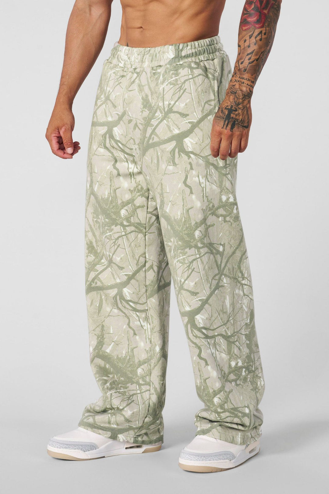Men's cargo pants in a casual camouflage look with practical elastic waistband Lisslune