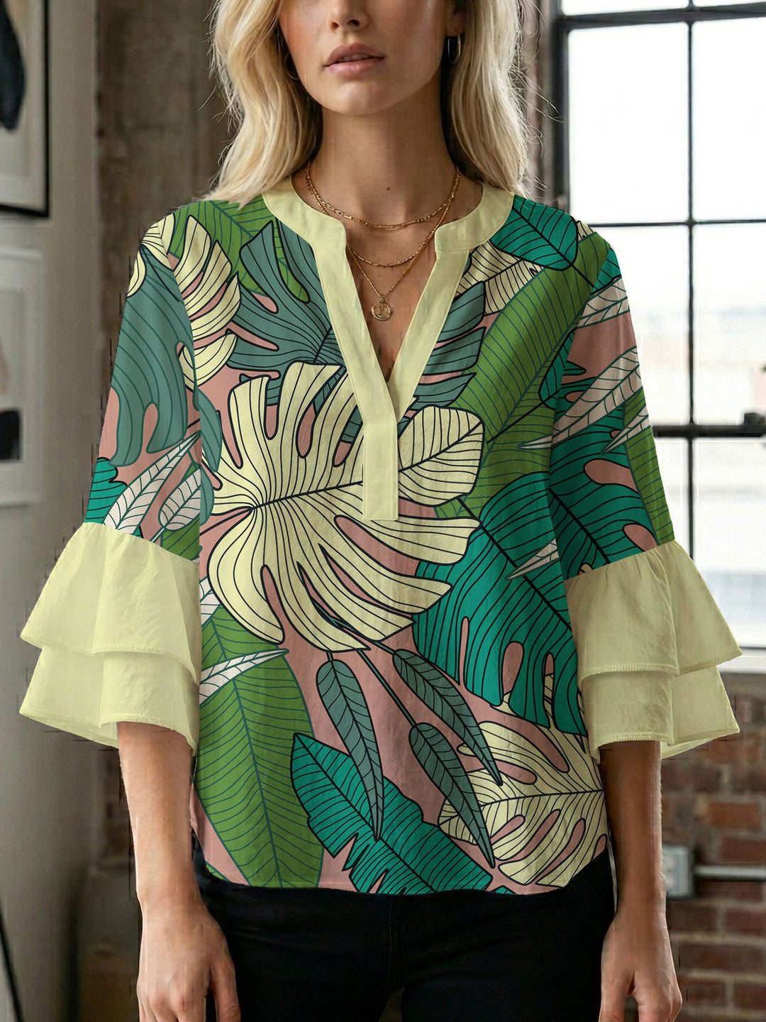 Women's blouse with voluminous wing sleeves and intense leaf pattern Lisslune