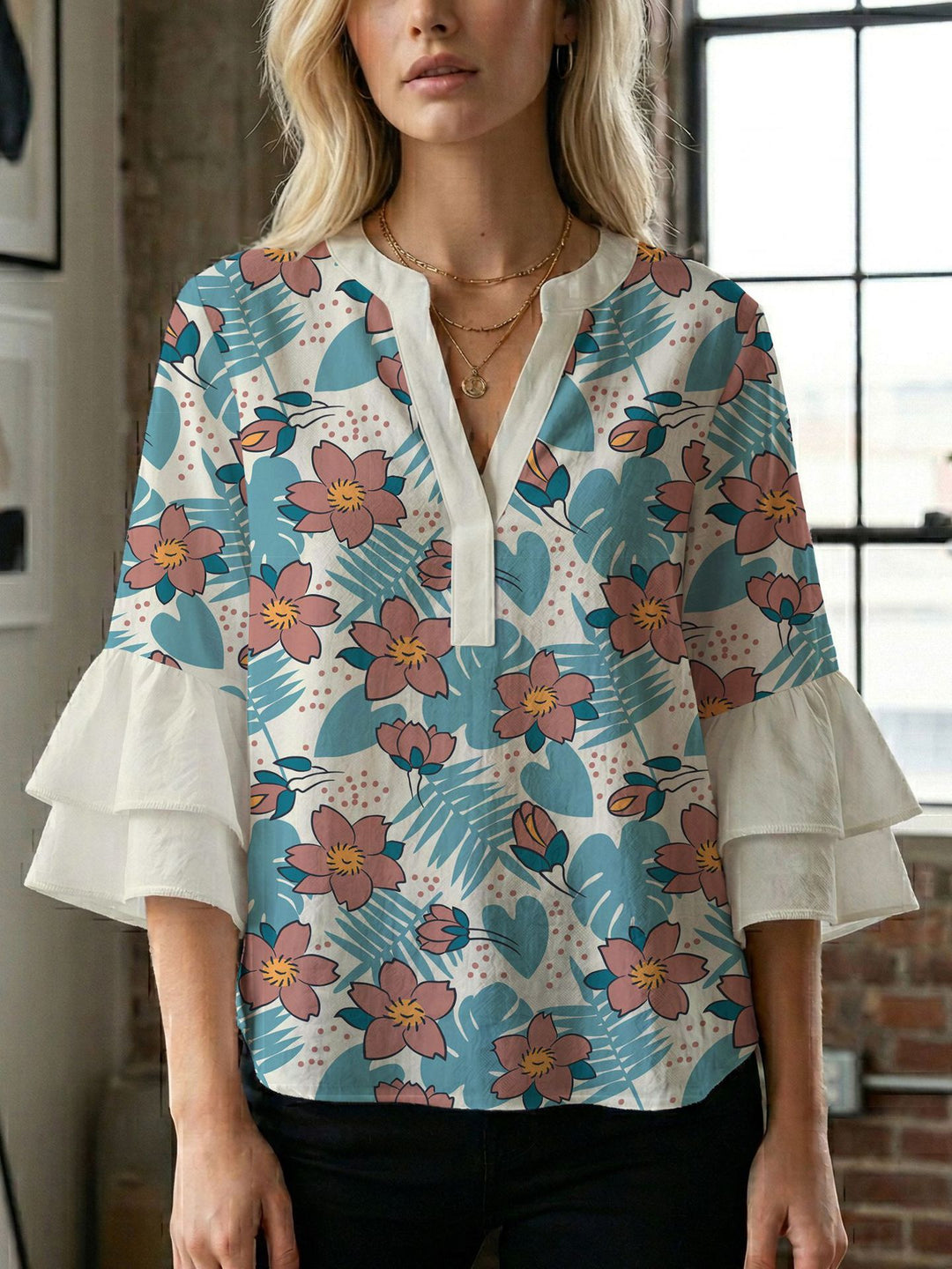 Ladies blouse with beautiful floral design Lisslune