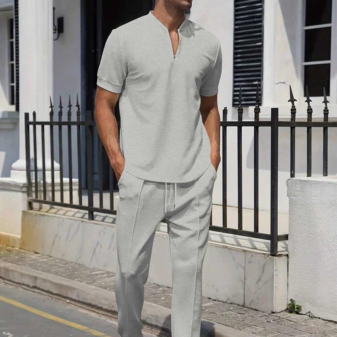Men's sporty two-piece outfit with modern zipper and breathable materials Lisslune