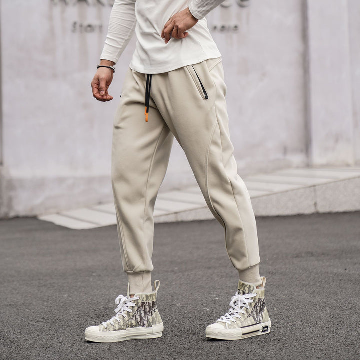 Men's sporty jogging pants with elastic waistband and stylish contrast stripes Lisslune