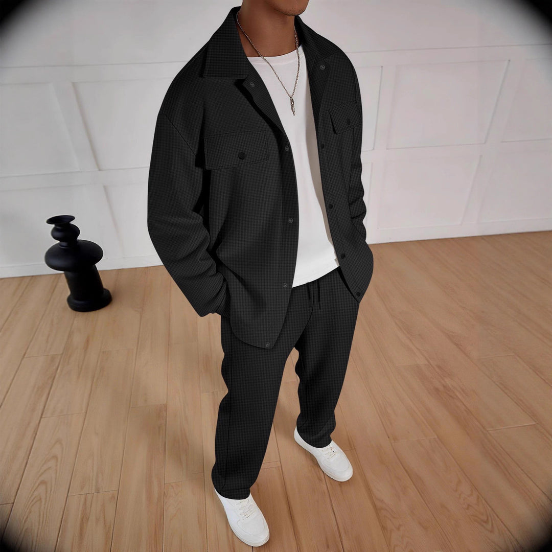 Men's comfortable tracksuit with modern design and practical pockets Lisslune
