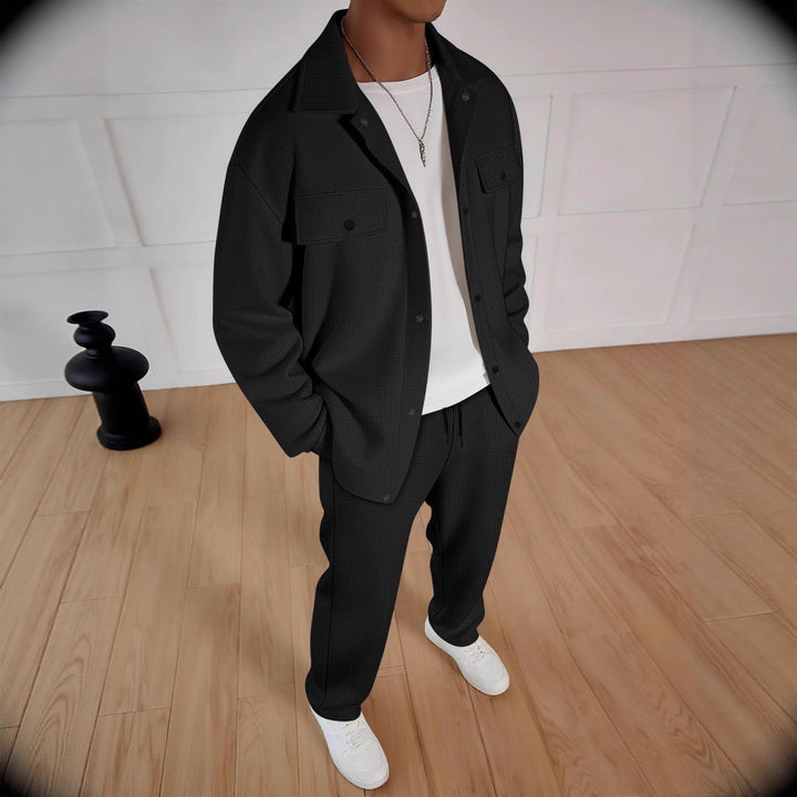Men's comfortable tracksuit with modern design and practical pockets Lisslune