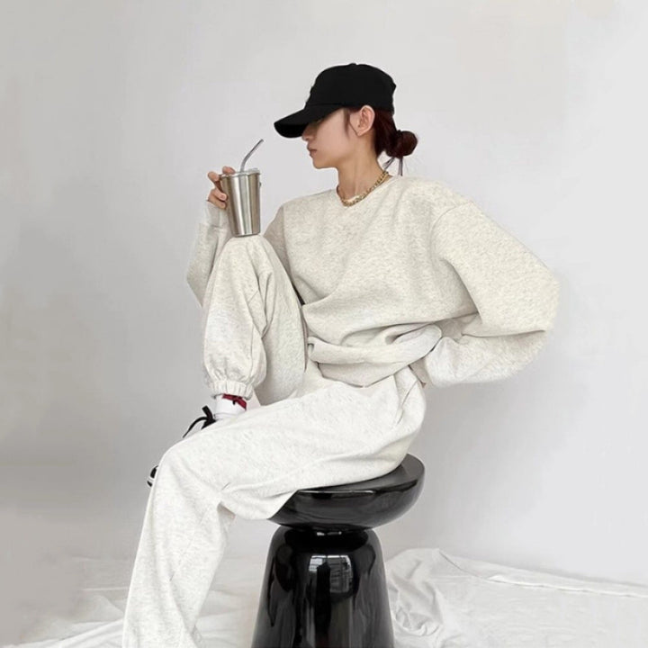 Women's Comfortable Oversized Sweatshirt and Jogger Set with Elastic Waistband and Side Pockets Lisslune