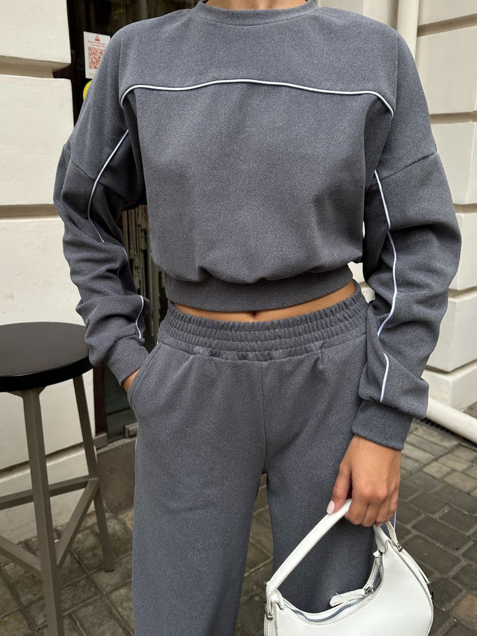 Women’s stylish sweatshirt and relaxed pants Lisslune