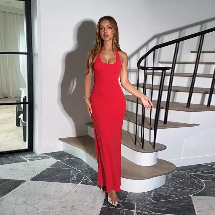 Ladies floor-length summer dress with a figure-hugging cut and elegant bateau neckline