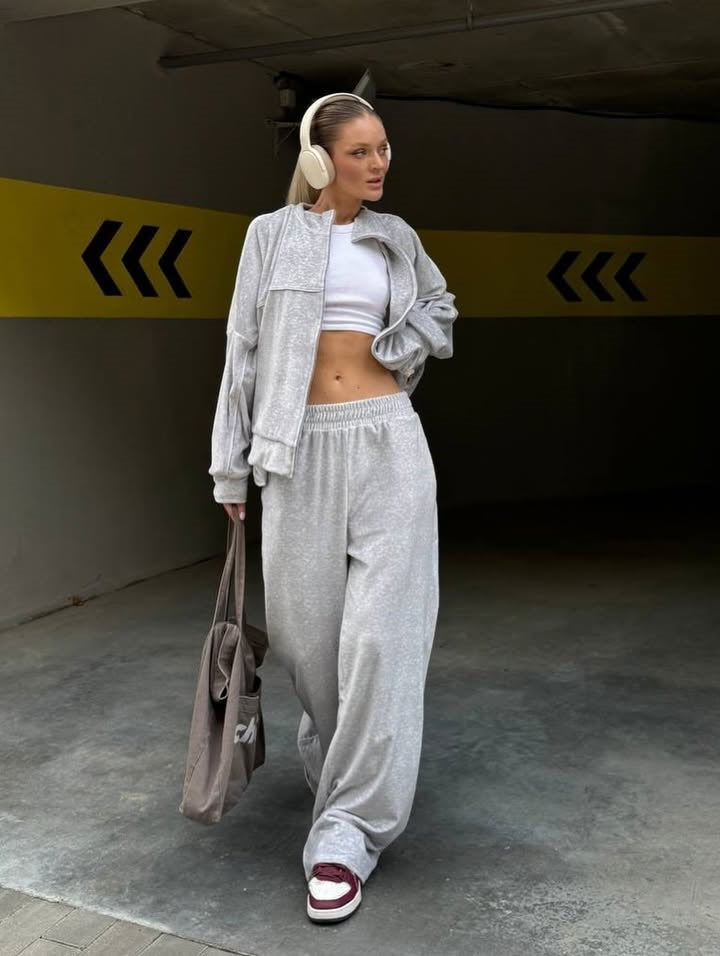 Ladies sporty velour lounge set with high waist and wide trousers Lisslune
