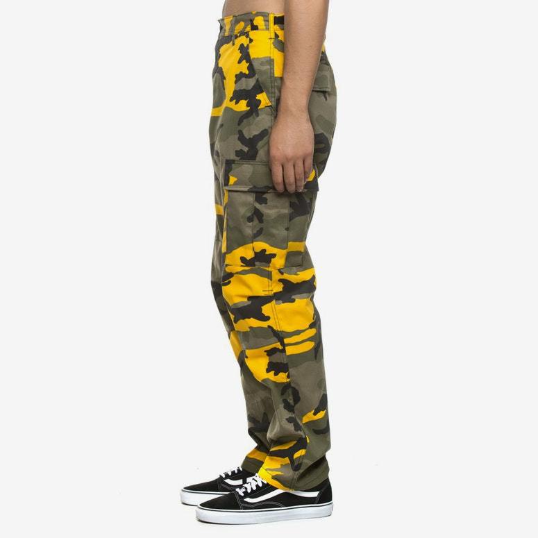 Men's cargo pants in modern camouflage design with multiple practical pockets Lisslune