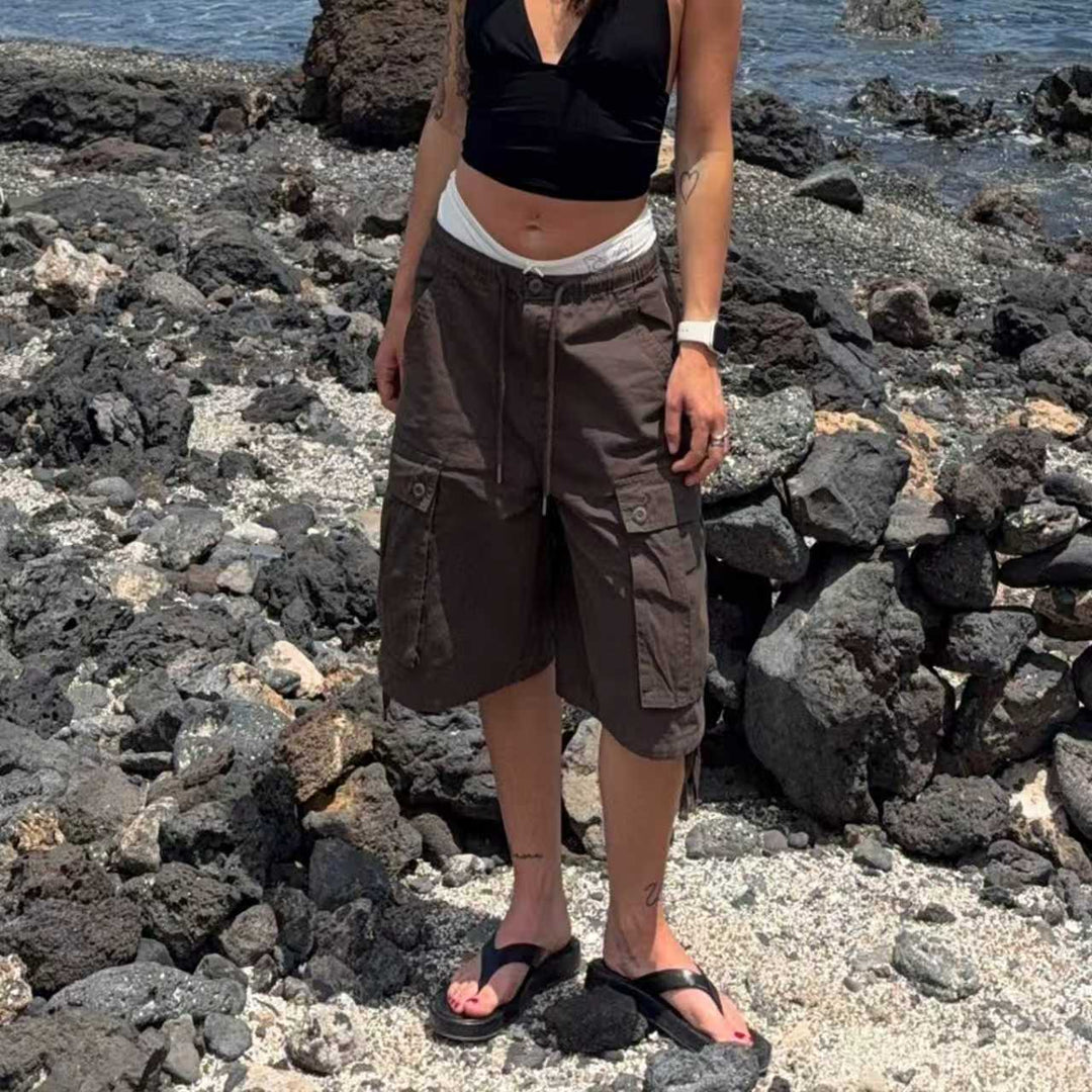 Women's cargo shorts with elastic waistband and practical side pockets Lisslune