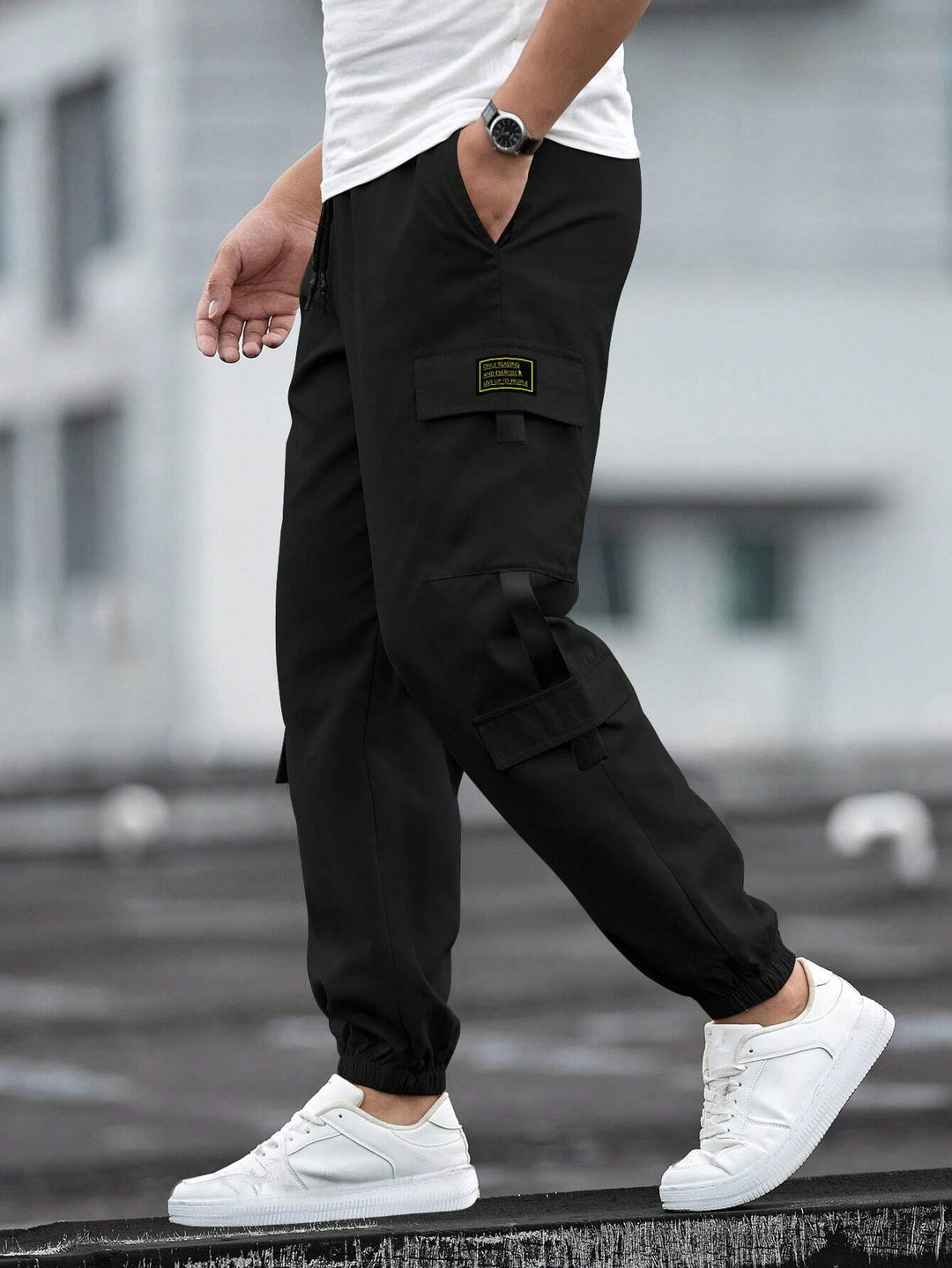 Men's cargo pants with functional pockets and elastic waistband Lisslune