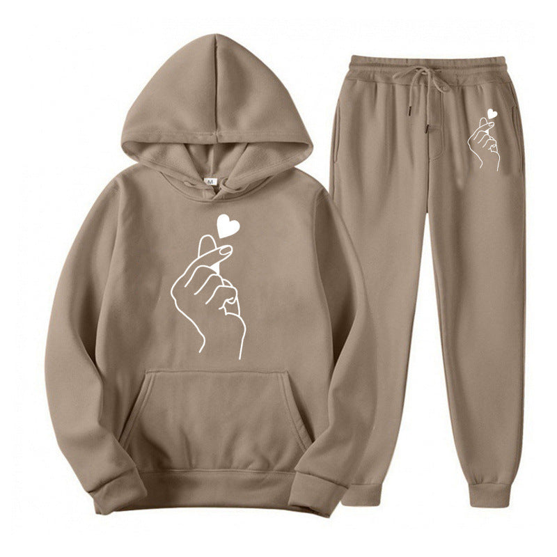 Women's tracksuit with creative heart motif and comfortable fit Lisslune