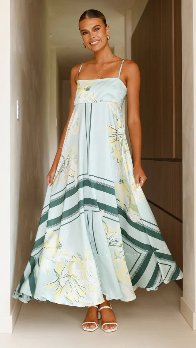 Women's maxi dress with floral motif and flowing fit Lune London
