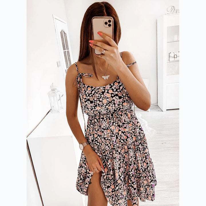 Ladies Wonderland dress with playful floral print and casual fit