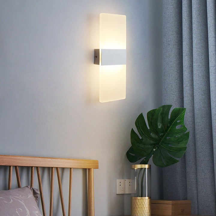 Lisslune | CenturyGlow – Mid-Century Wall Lamp for Timeless Style
