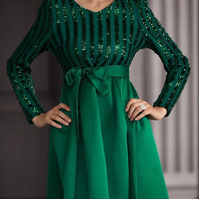 Women's Glamorous Maxi Dress with Sequin Accents and Shimmering Skirt Lisslune