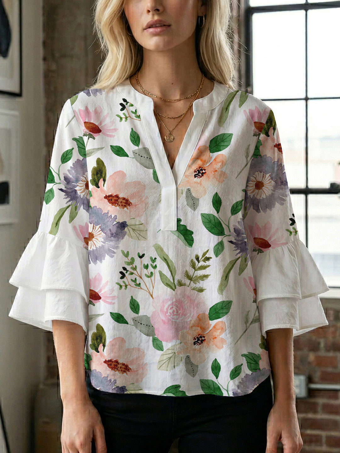Women's blouse with ruffle details and eye-catching animal print Lisslune