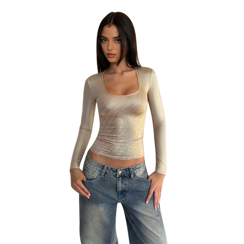 Ladies shimmering long sleeve shirt with elegant round neckline and figure-hugging cut
