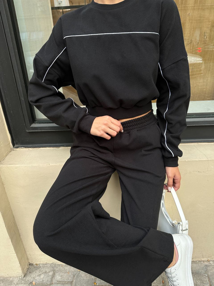Women’s stylish sweatshirt and relaxed pants Lisslune