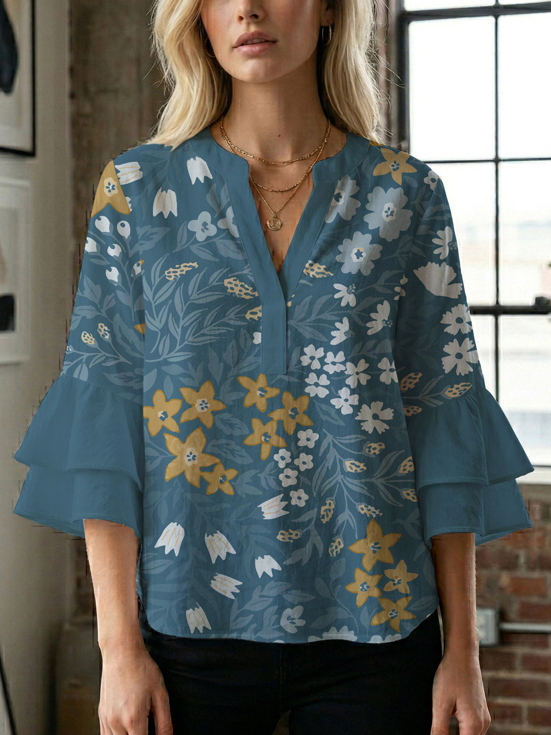 Women's blouse with voluminous sleeves and floral design Lisslune