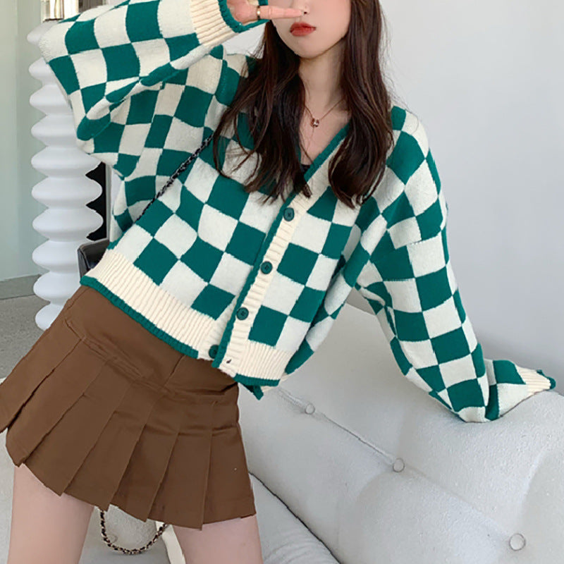 Women's chunky knit cardigan with check pattern and comfortable button details