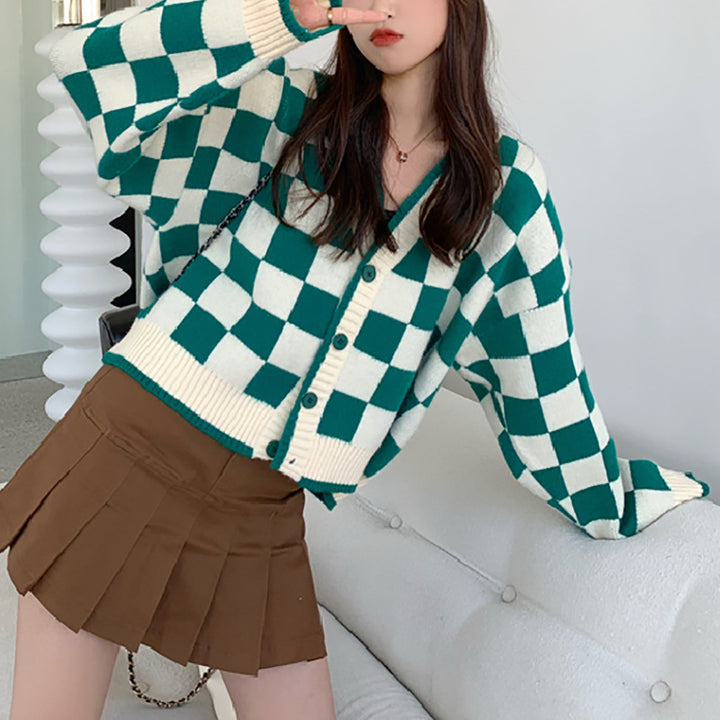 Women's chunky knit cardigan with check pattern and comfortable button details