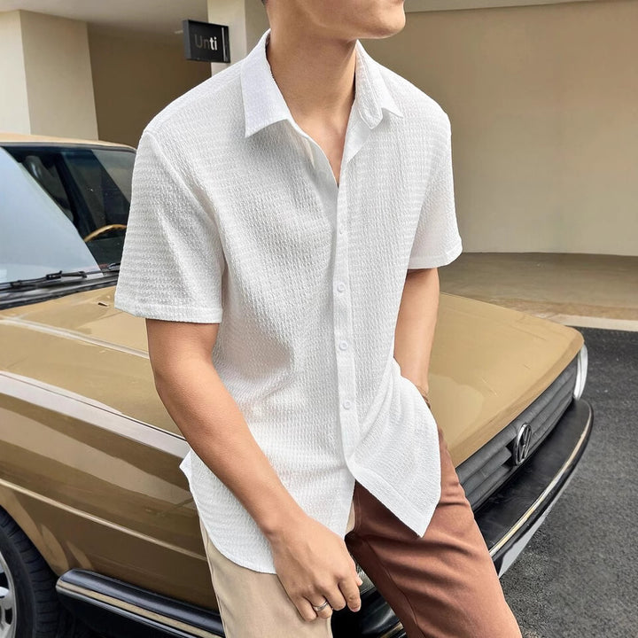 Men's short-sleeve shirt with textured fabric and fashionable collar Lisslune