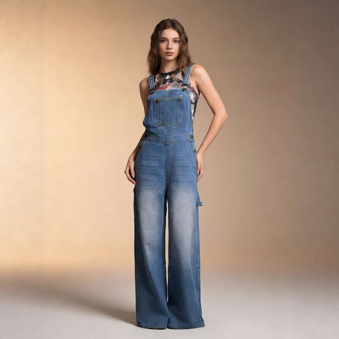 Women's dungarees in a casual oversized cut with functional side pockets Lisslune