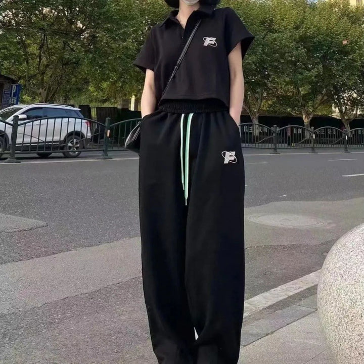 Women's sporty set with short top and joggers Lisslune