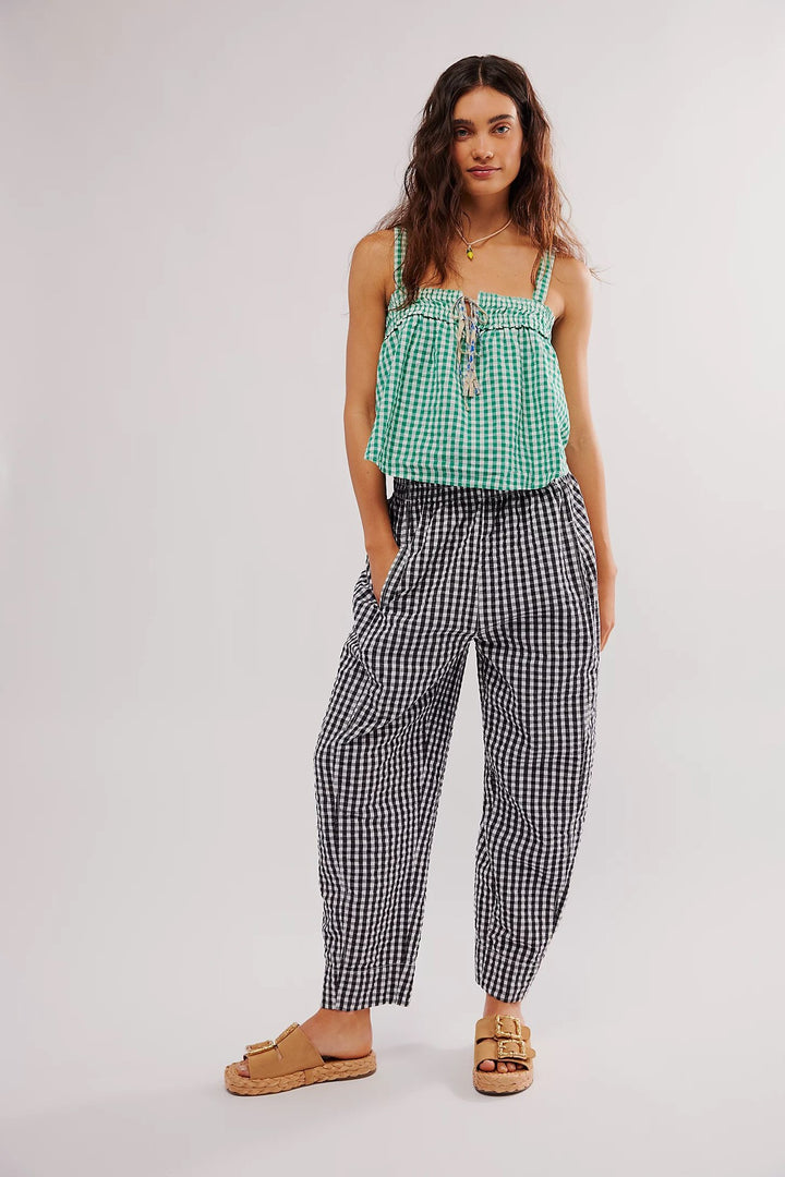 Women's fabric trousers with a loose fit and elastic waistband Lune London