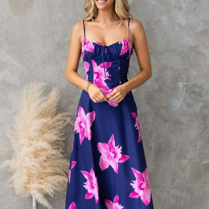 Women’s maxi dress with floral pattern and refined ruffle detail