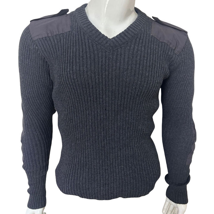 Men's knit sweater with V-neck and decorative shoulder details Lisslune