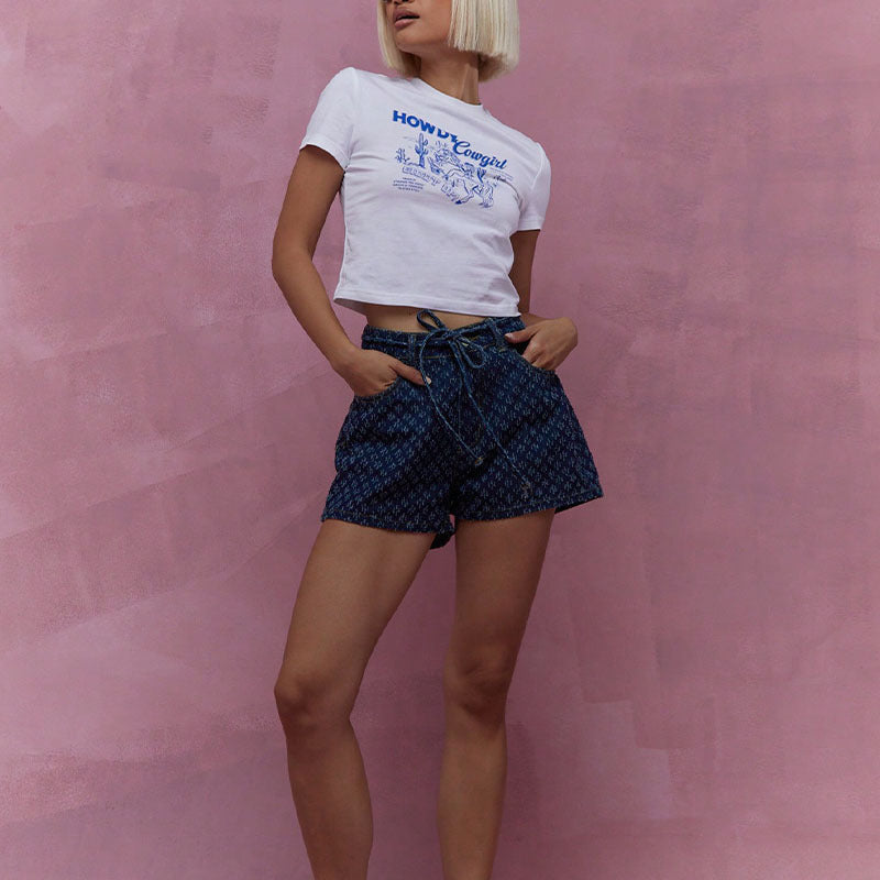 Ladies' denim shorts with adjustable waistband and trendy cut
