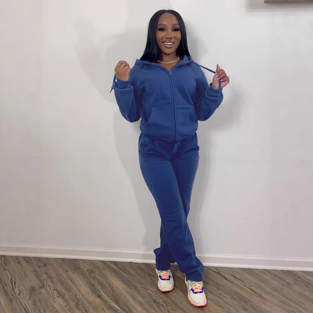 Women's leisure suit with modern zip-up design and flexible fit Lisslune