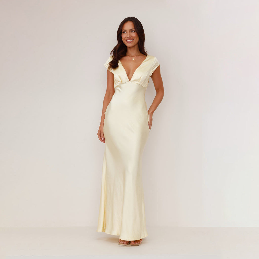 Women's Elegant Maxi Dress with Deep V-Neck and Flowing Satin Fall