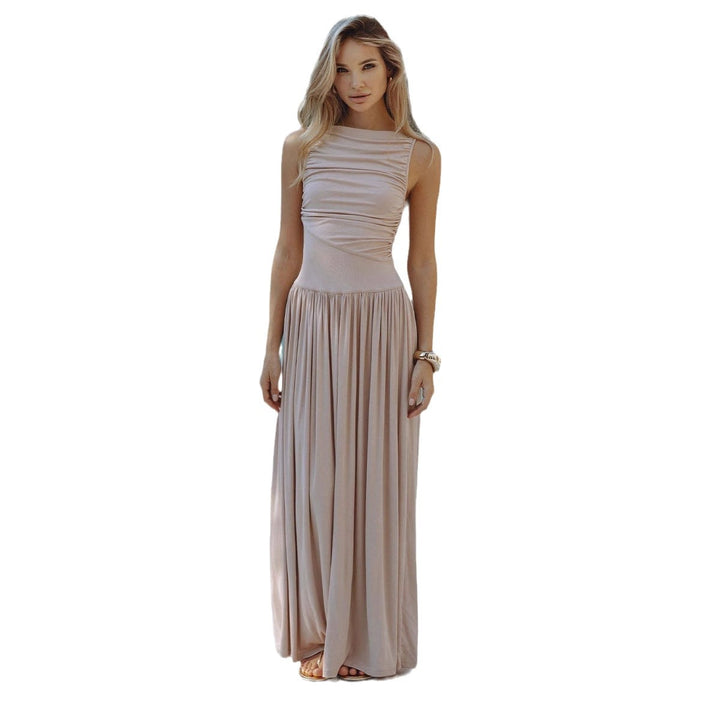 Women's maxi dress with elegant pleats and sleeveless design