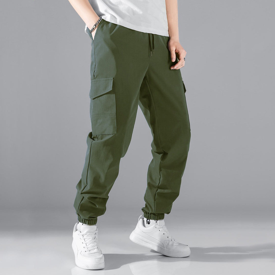 Men's cargo joggers with practical side pockets and elastic waistband Lisslune