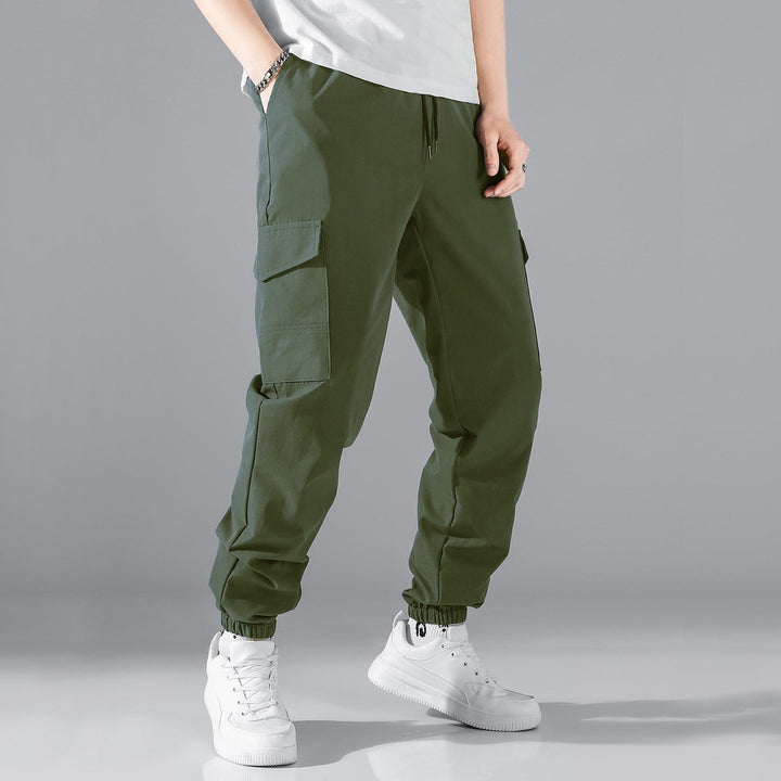Men's cargo joggers with practical side pockets and elastic waistband Lisslune